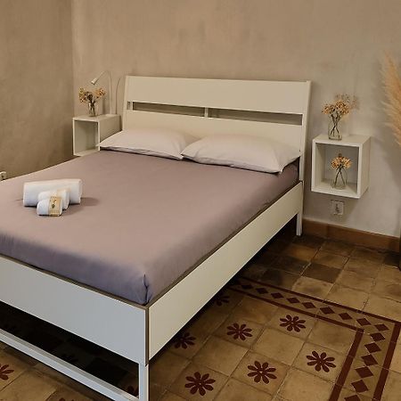 Maniace 57, Ortigia Historic Center, 200 Mt From The Beach Syracuse Exterior photo